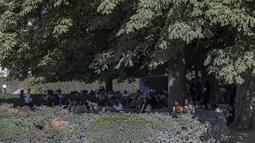 Gelombang panas melanda Paris, Prancis, sejak 8 Agustus 2025 kian meningkat. (Martin LELIEVRE/AFP)