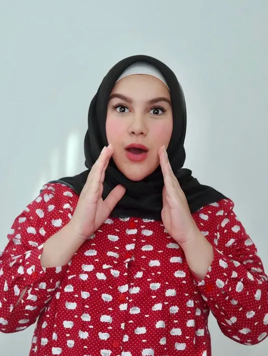 Selain tes swab, jelang melahirkan pun aktris cantik ini semakin sering memeriksakan kandungannya ke dokter. Ternyata hasil tes swab diperlukan untuk sebelum melahirkan. (Instagram/_irishbella_)