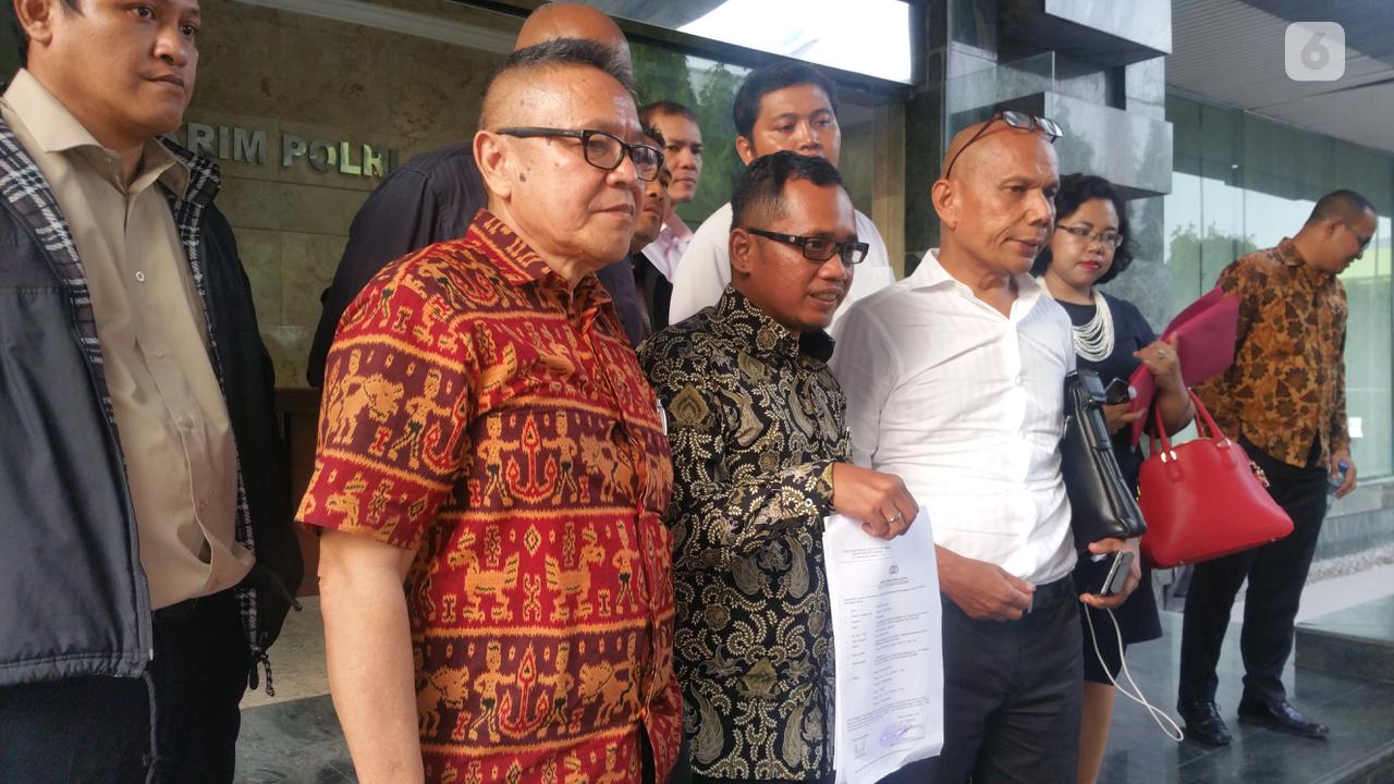 Sejumlah kuasa hukum pun bergantian melaporkan Calon Presiden Prabowo Subianto dan Wakil Ketua DPR RI Fadli Zon atas statement mereka yang dinilai mendukung kebohongan Ratna Sarumpaet.