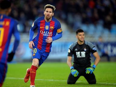 Barcelona harus puas bermain imbang 1-1 kontra Real Sociedad pada pekan ke-13 La Liga Spanyol di Estadio Municipal de Anoeta, Minggu (27/11/2016). Hasil ini membuat Barca belum mampu menyudahi tren buruk di kandang Sociedad. (Reuters/Vincent West)