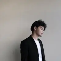Cerita Mikha Angelo tulis lagu Middle Ground untuk ibundanya.
