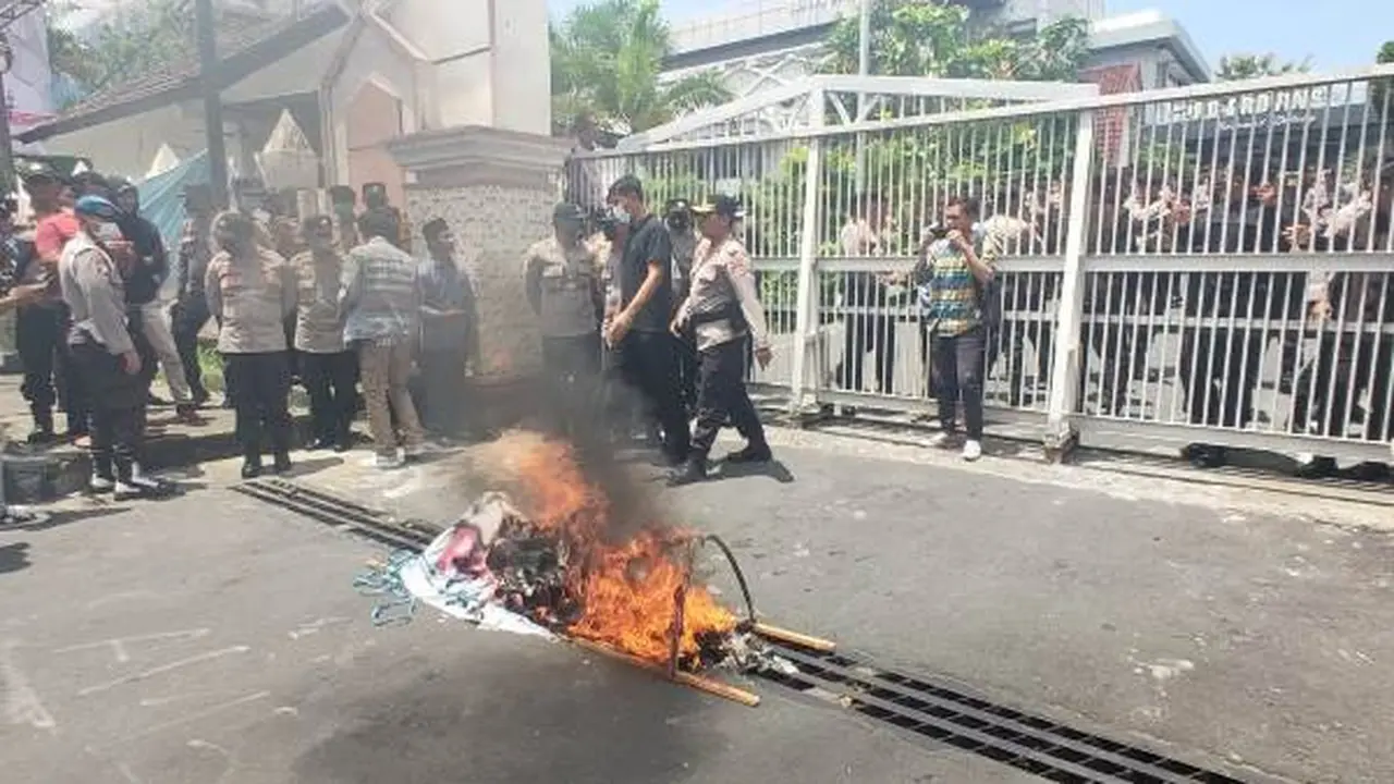 Buntut Pelaporan Polisi, Aktivis Lombok Melawan DPRD NTB Dengan Gugatan Perdata