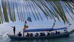 Nelayan bersiap berkeliling laut saat festival gunung krakatau 2016 di Lampung, Sabtu (27/8). Festival Krakatau 2016 mengusung tema Lampung The Treasure of Sumatra (Liputan6.com/Angga Yuniar)