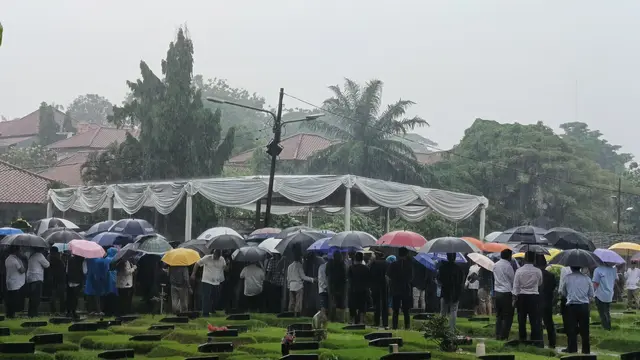 Pemakaman suami Najwa Shihab