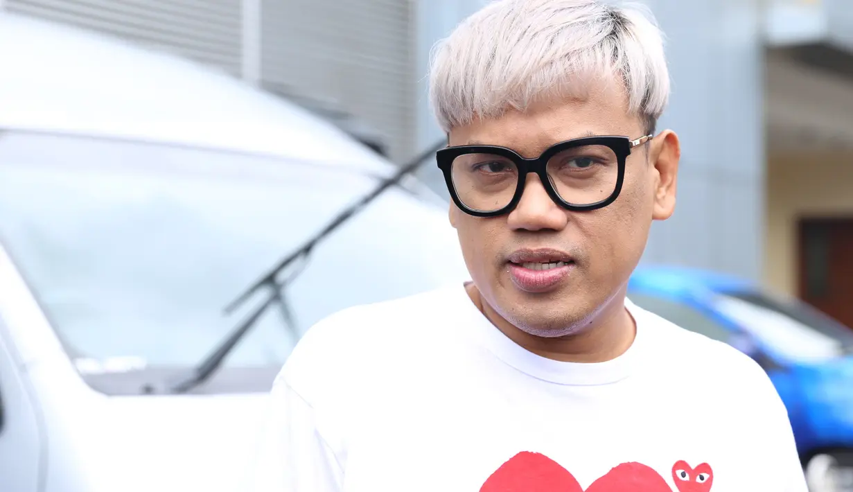 Namun sayangnya, kali ini Uya mendapat protes dari kedua anaknya yang semakin tumbuh besar menjadi seorang remaja. Perkara soal durasi yang tak seperti tahun sebelumnya lah yang jadi permasalahan. (Adrian Putra/Bintang.com)