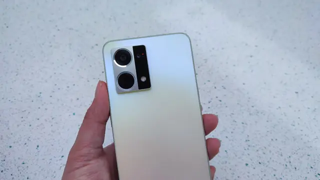 Oppo Reno8 (Liputan6.com/Giovani Dio Prasasti)