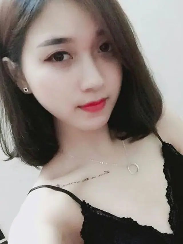 [Bintang] Foto Viral: Cantiknya Guru SD yang Bikin Para Ayah Jadi Rajin Jemput Anaknya di Sekolah