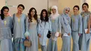 Sejumlah artis Indonesia yang terdiri dari Titi Kamal, Angie 'Virgin', Zaskia Sungkar, Shireen Sungkar, Julie Estelle dan Whulandary Herman menjadi pendamping pengantin wanita alias bridesmaid di pernikahan Laudya Cynthia Bella. (instagram/shireensungkar)