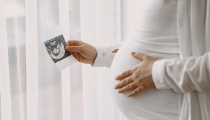 Sahabat Fimela, jangan anggap remeh siklus haid yang tidak teratur. Kondisi ini bisa menjadi gejala PCOS yang memengaruhi kesehatan reproduksi wanita. Waspadailah 5 tandanya sejak dini. [Dok/freepik.com/prostooleh]