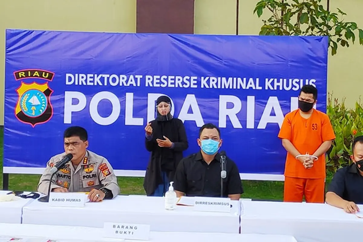 Konferensi pers kejahatan perbankan di BJB Pekanbaru yang merugikan nasabah Rp3,2 miliar.