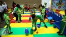Sejumlah anak melakukan permainan di Festival Anak Jujur 2016 di area Ecovention, Jakarta, Rabu (31/8). Anak-anak yang berusia 5-12 tahun itu mengikuti Festival Anak Jujur  yang digelar KPK dari 31 Agustus dan 1 Juli. (Liputan6.com/Faizal Fanani)
