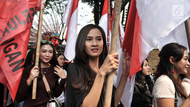 PDIP Bawa Wanita-Wanita Cantik Daftar Bakal Caleg ke KPU