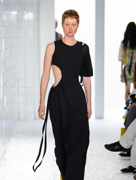 Koleksi alas kakinya memiliki desain terbaru dengan tinggi yang berbeda-beda. [Foto: Document/Onitsuka Tiger]