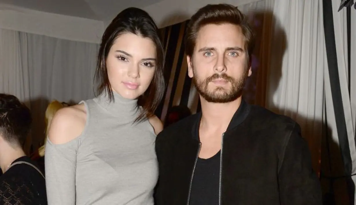 Bahkan Kendall Jenner pun menyindir hubungan Scott Disick dan Sofia Richie pada Januari lalu. (her.ie)