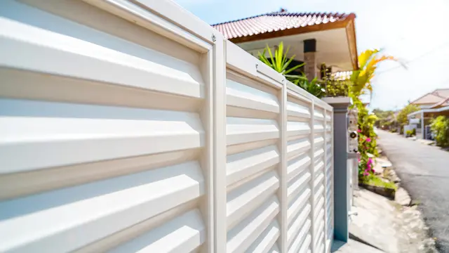 Pagar Louver Aluminium Rapat