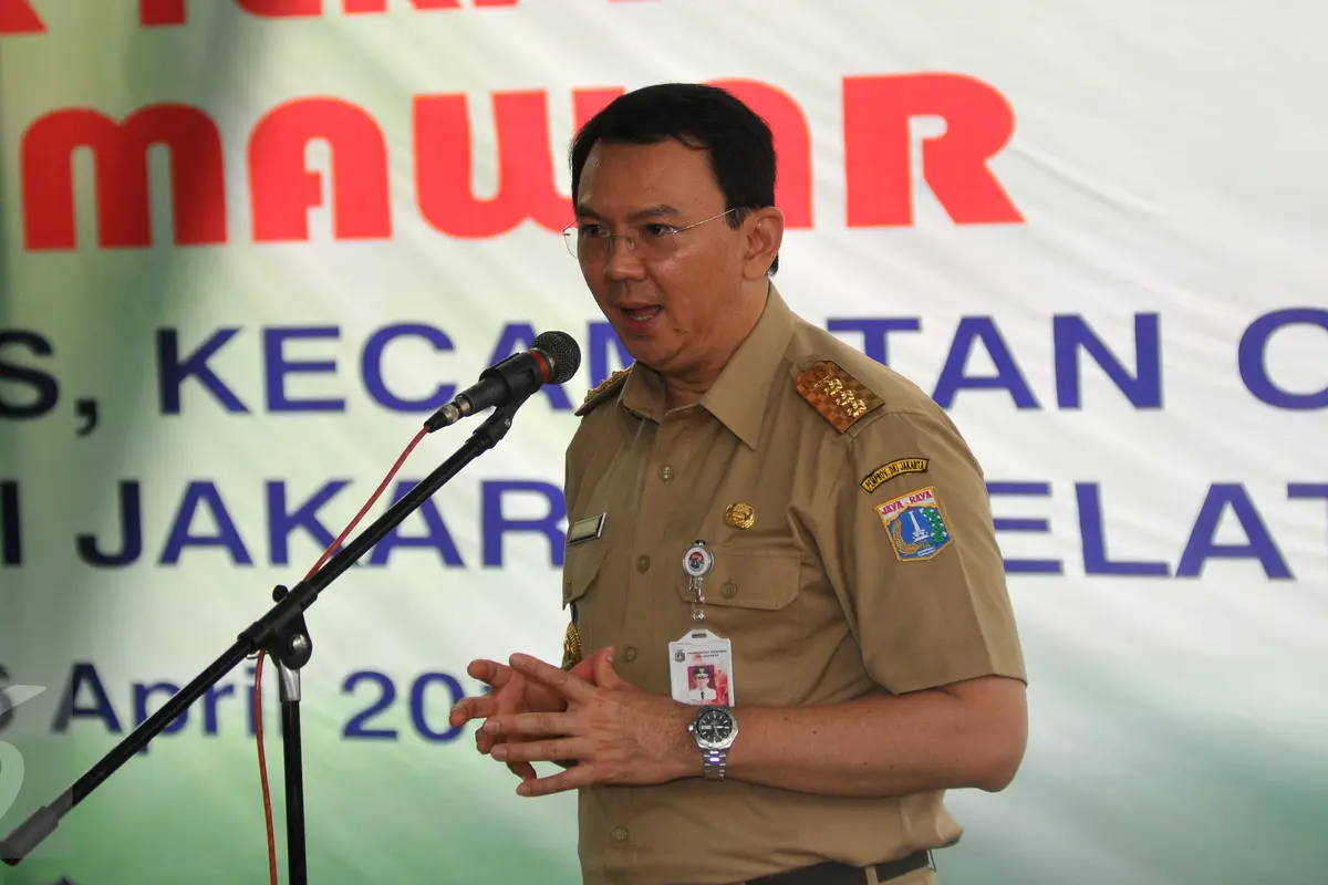 20160426-Saat Ahok Ketagihan Jadi Penjaga Gawang di Ruang Publik Lebak Bulus-Jakarta