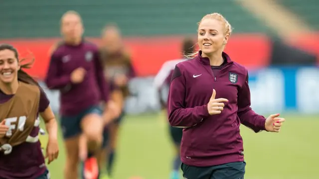 20150630-Latihan Pemain Sepakbola Wanita Inggris-Kanada