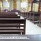 Tempat duduk di Gereja Kristus Terang Dunia Waena Kota Jayapura yang telah diatur untuk pencegahan covid-19. Sebelumnya satu deret tempat duduk ditempati 7-10 orang dan saat ini hanya diperuntukan 4 orang. (Liputan6.com/Katharina Janur)