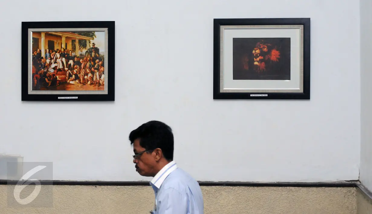 Kondisi ruang depan lantai dua eks kediaman Raden Saleh di kawasan Cikini, Jakarta, Selasa (26/4/2016). Saat ini, eks rumah Raden Saleh digunakan sebagai kantor Rumah Sakit Persatuan Gereja Indonesia. (Liputan6.com/Helmi Fithriansyah)