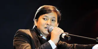 Dikenal sebagai pencipta lagu produktif di belantika musik Indonesia. Ini dia perjalanan panjang Yovie Widianto untuk mencapai kesuksesan.