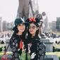 7 Potret Kompak Sandra Dewi dan Adik (sumber: instagram/@kartikadewi20)