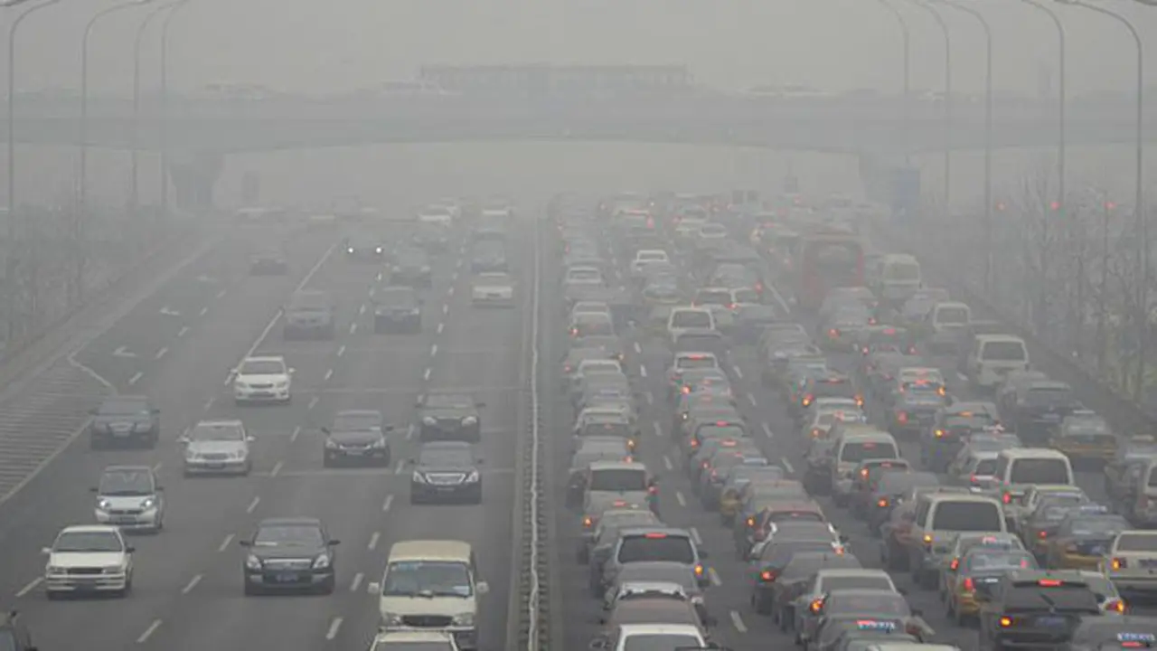 Siaga I Polusi, Setengah Populasi Mobil di Beijing Dikandangkan