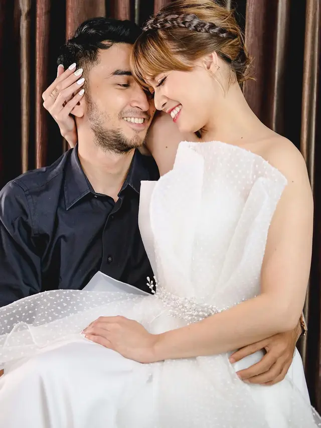 7 Pemotretan Chika Jessica dengan Eks Drummer Lyla Ini Jadi Sorotan