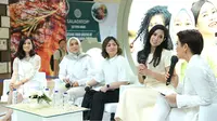 Permasalahan rambut memang hampir dikeluhkan oleh semua wanita dan masing -masing individu mempunyai spekulasi mengenai kesehatan rambut, terutama rambut rontok. @(foto: Daniel Kampua)