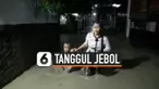 tanggul jebol