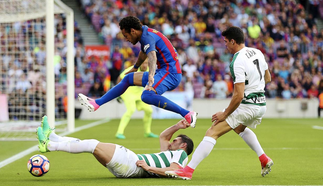 Klub asal kota Paris itu siap menebus klausul penjualan Neymar di Barcelona seharga 222 juta euro (Rp 3,49 triliun). (EPA/Alejandro Garcia)