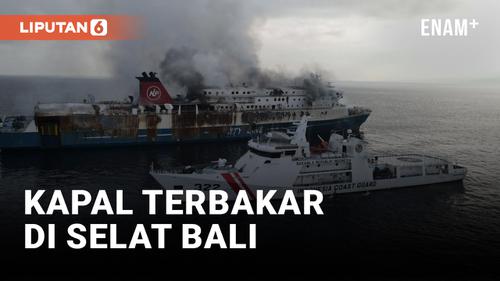 VIDEO: Kapal Patroli Bakamla RI Evakuasi Kapal Terbakar di Selat Bali