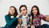8 Kebiasaan yang Dianggap Biasa oleh Generasi Lama, tetapi Bisa Menyinggung Gen Z