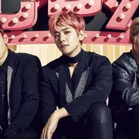 EXO merupakan salah satu grup k-pop yang kompak. Memang setiap personelnya punya hubungan yang dekat. Bahkan saking dekatnya, para personel EXO pernah mandi bersama. (Foto: Soompi.com)