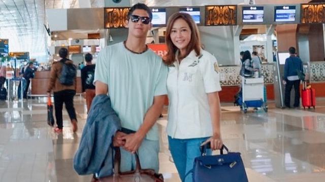Momen Manis Al Ghazali Kuliah di London Diantar Maia Estianty (sumber: instagram/maiaestiantyreal)