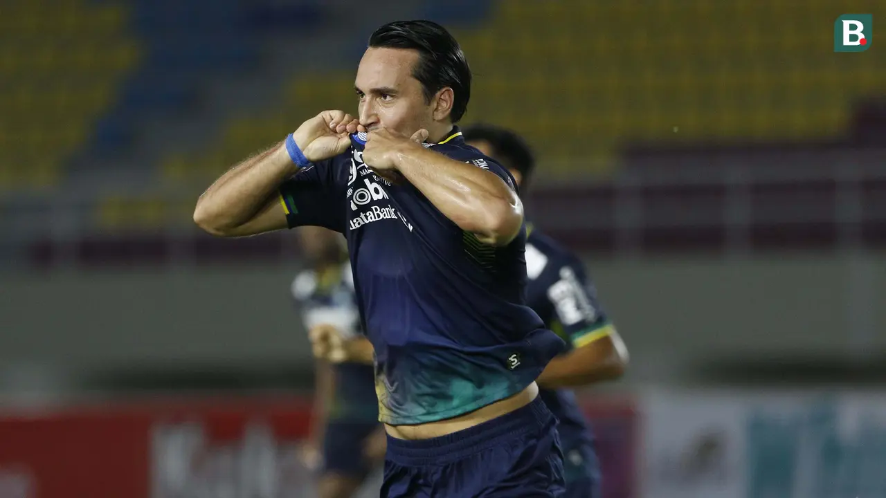 FOTO: Persib Tantang Persija di Final Piala Menpora 2021 usai Singkirkan PS Sleman - Ezra Walian