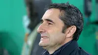Pelatih Athletic Bilbao Ernesto Valverde menyaksikan pertandingan Liga Eropa melawan Rapid Vienna pada tanggal 8 Desember 2016. Valverde akan diperkenalkan secara resmi kepada fans dan media pada Kamis (1/6/2017) waktu setempat. (AP Photo/Ronald Zak,File)