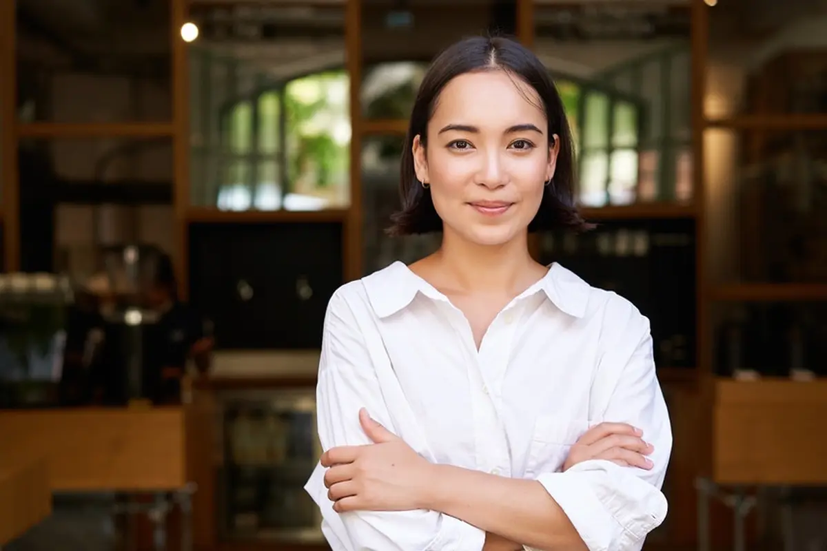 dewasa cantik bekerja