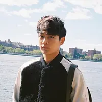 Tak hanya pandai dalam menyanyi dan dance, Minho SHINee juga dianugerahi dengan wajah yang tampan. Namun siapa yang menyangka jika ia belum mempunyai kekasih. (Foto: soompi.com)