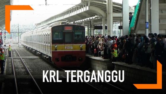 VIDEO: Ini Penyebab Penumpukan Penumpang KRL dari Bekasi
