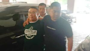 Polisi Tangkap Pelaku Pengusiran Paksa Nenek Elina di Surabaya. (Liputan6.com/Dian Lurniawan)