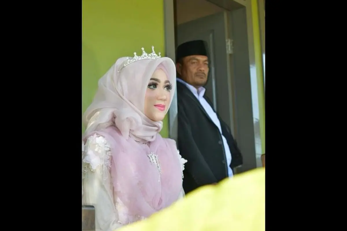 [Bintang] Pernikahan Kepala Desa di Lhokseumawe Viral, Fokus Sama Wajah Pengantin Wanitanya