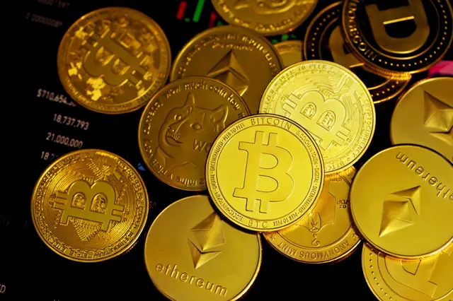 Harga Kripto Hari Ini 13 Mei 2025: Bitcoin Turun Tipis, XRP Melejit