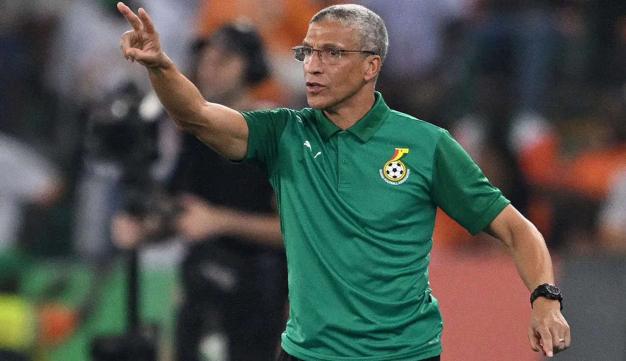 Pelatih Ghana, Chris Hughton dipecat setelah gagal lolos ke babak 16 besar setelah hanya menghuni peringkat ke-3 Grup B, kalah bersaing dengan Tanjung Verde dan Mesir. Mengoleksi dua poin, Ghana hanya menempati peringkat ke-5 pada klasemen empat tim peringkat ketiga terbaik. (AFP/Issouf Sanogo)