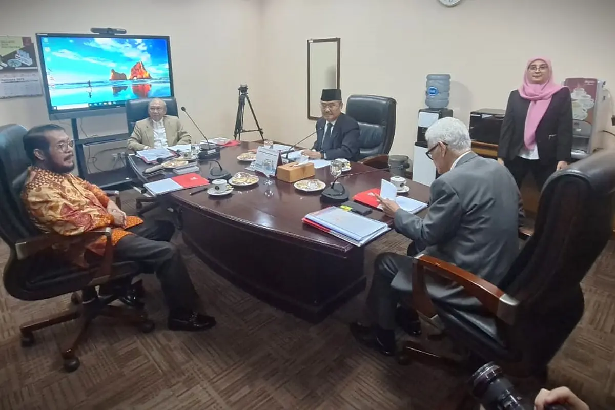Majelis Kehormatan Mahkamah Konstitusi (MKMK) memeriksa Ketua MK Anwar Usman