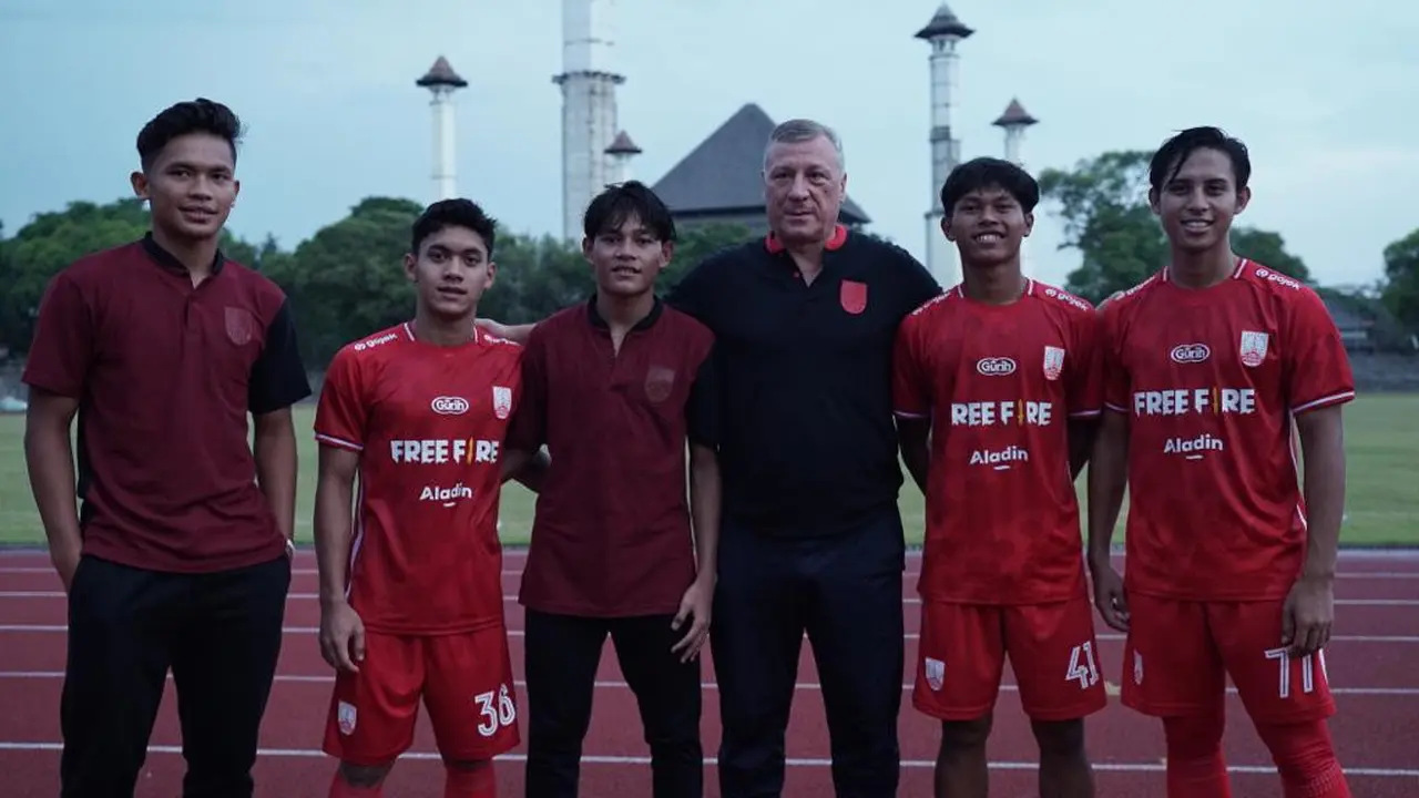 Misha Radovic, Persis Solo