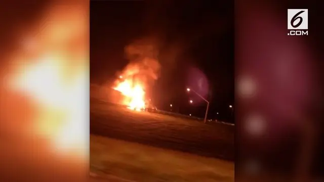 VIDEO: Rekaman Kebakaran Truk di Jalan Tol Pennsylvania