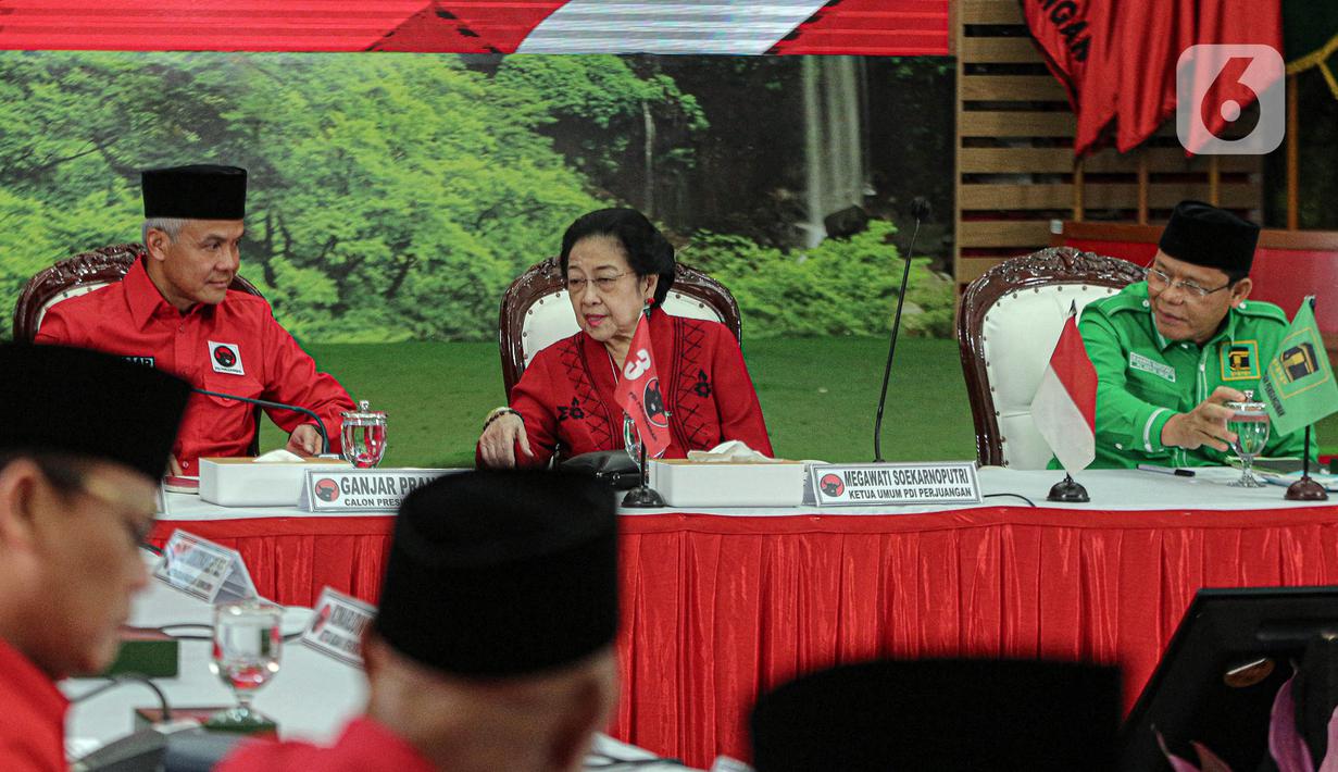 Terkait nama Menparekraf Sandiaga Uno yang kerap disebut berpotensi menjadi cawapresnya, Ganjar menyebut belum mengetahui peluang berpasangan sebab saat ini memang belum ada visi misi. (Liputan6.com/Faizal Fanani)