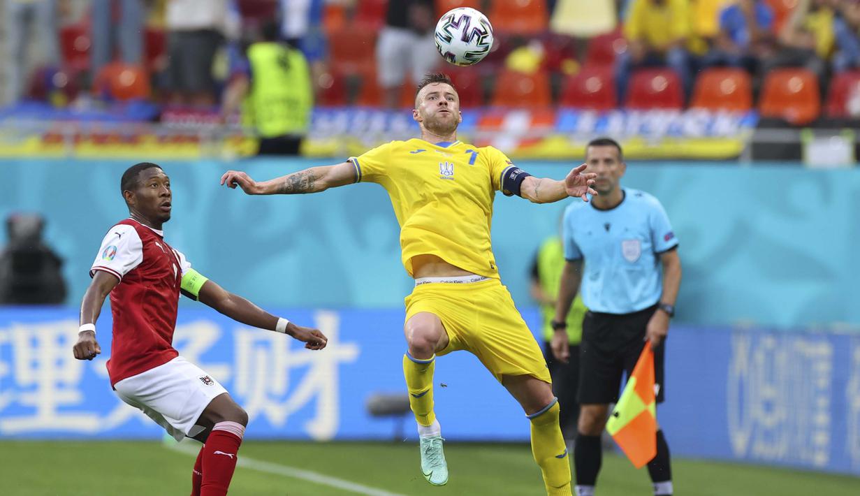 David Alaba pun keluar sebagai Man of the Match dalam pertandingan krusial tersebut usai dirinya memberikan asist dalam proses terciptanya gol bagi Austria. (Foto: AP/Pool/Marko Djurica)