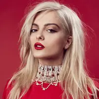 Kenali Bebe Rexha, solois internasional yang bakal meramaikan HUT SCTV ke-27. (mtvema)