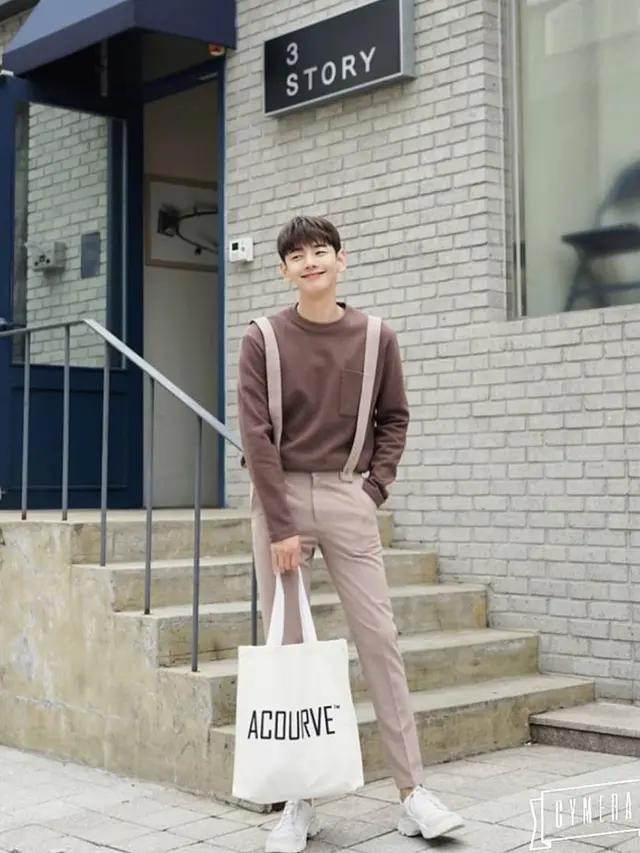 Aktor Park Ji Hoon (Instagram/ cocohuni_)